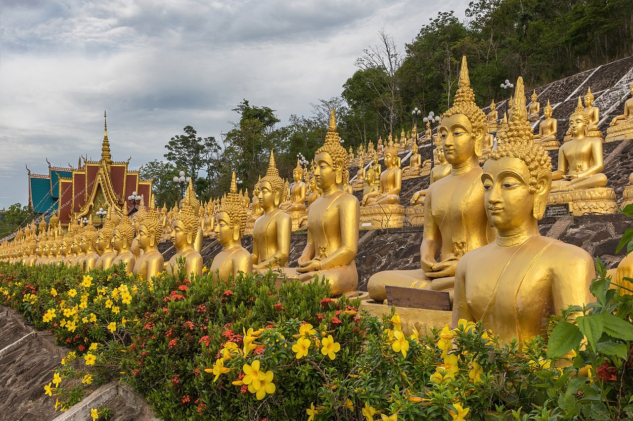 Buddhas meditando Laos